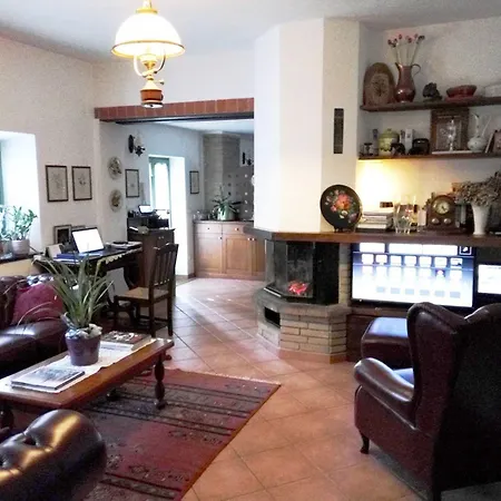 Casa Violetta Kır Evi Agrate Conturbia