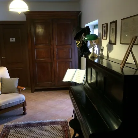 Casa Violetta Kır Evi Agrate Conturbia